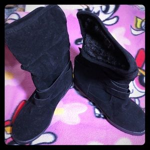 BLACK BOOTIES SIZE 6.5. NWOT SALE!!!